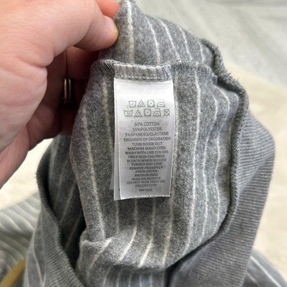 Tommy Bahama - Striped Gray Hoodie and Olive Pants Set - Picture 5 of 9